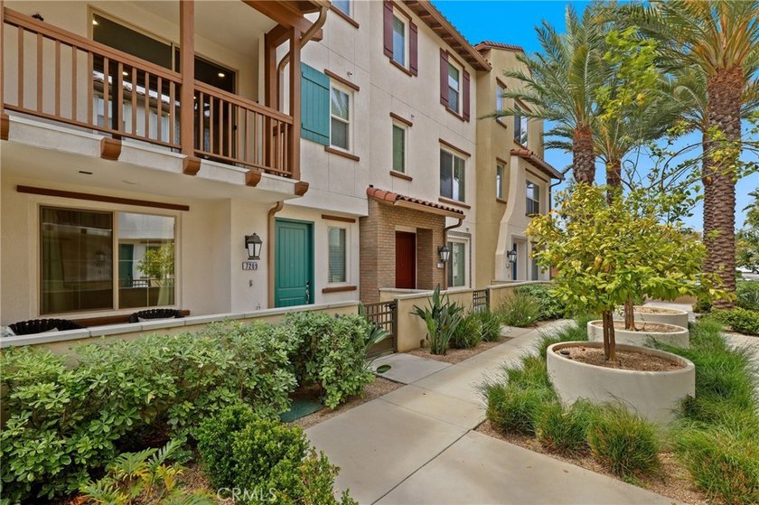 Beautifully designed 4-bedroom, 3-bathroom condo offering - photo 4