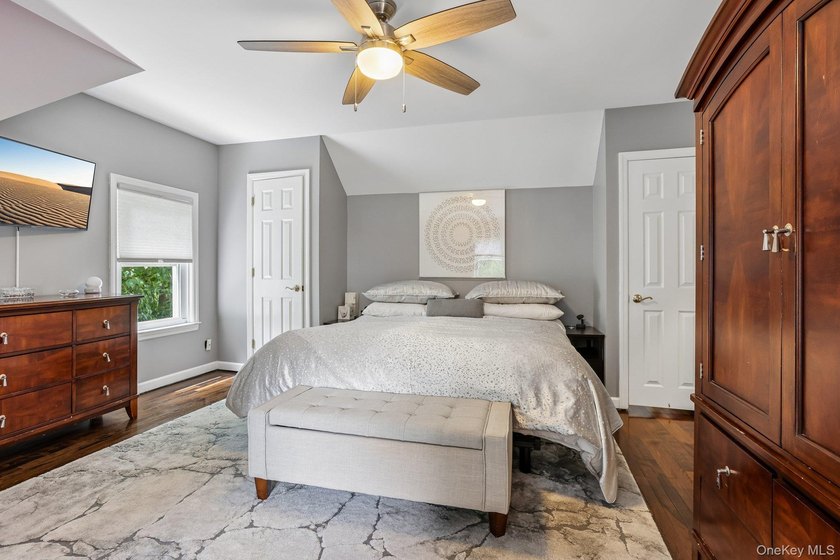 Welcome to this beautifully updated and impeccably maintained - photo 16