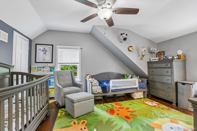 Welcome to this beautifully updated and impeccably maintained - photo 23