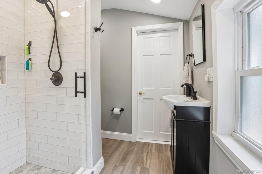 Welcome to this beautifully updated and impeccably maintained - photo 27