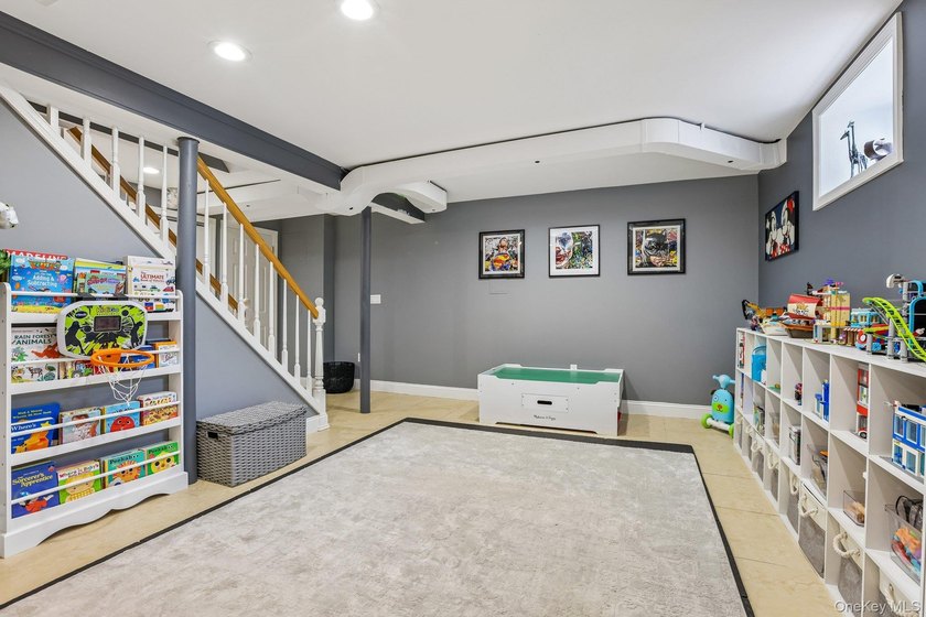 Welcome to this beautifully updated and impeccably maintained - photo 29