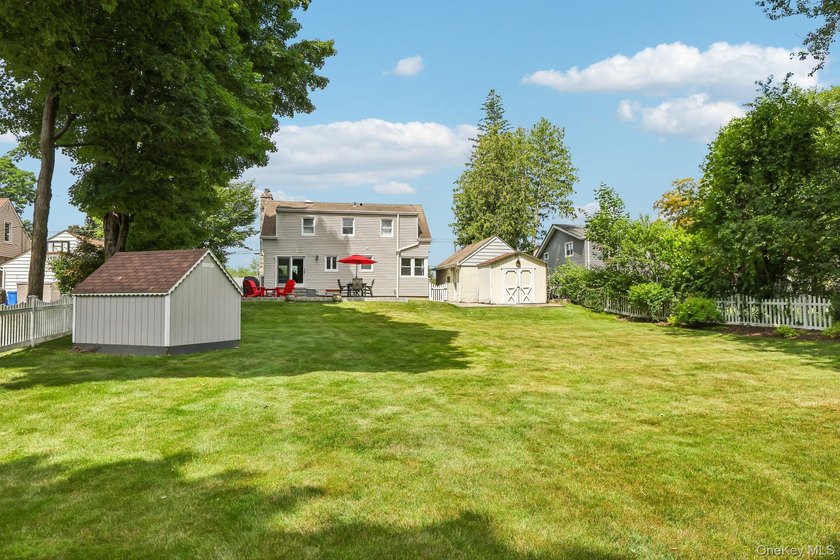Welcome to this beautifully updated and impeccably maintained - photo 42