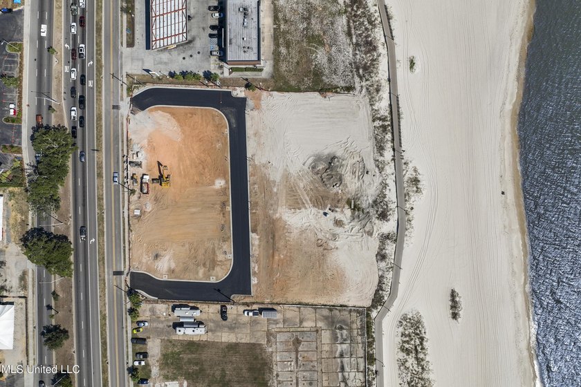 Waterfront Lots on Beach Blvd. Walk out to the Gulf from your - photo 7