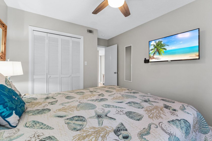 Welcome to 488 N Driftwood Bay 97F, a beautifully updated and - photo 18