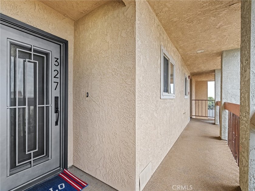 Welcome home to this spacious top-floor 2-bedroom, 2-bath - photo 18