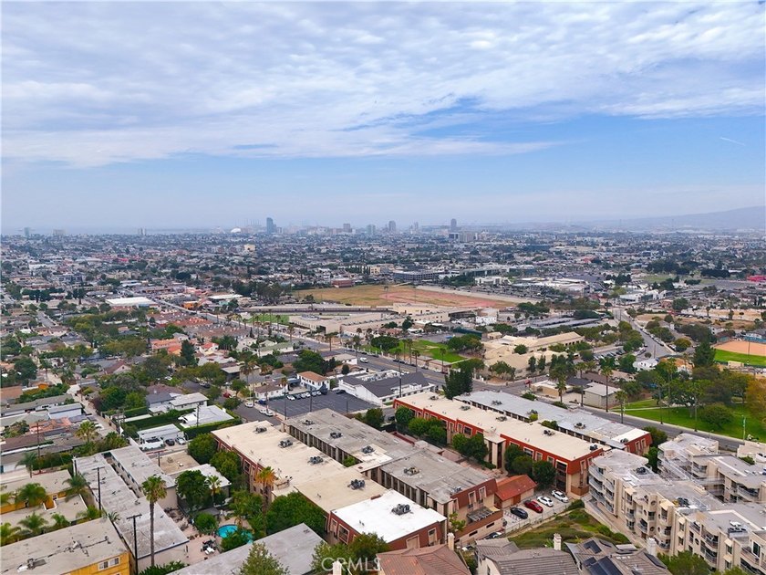 Welcome home to this spacious top-floor 2-bedroom, 2-bath - photo 24
