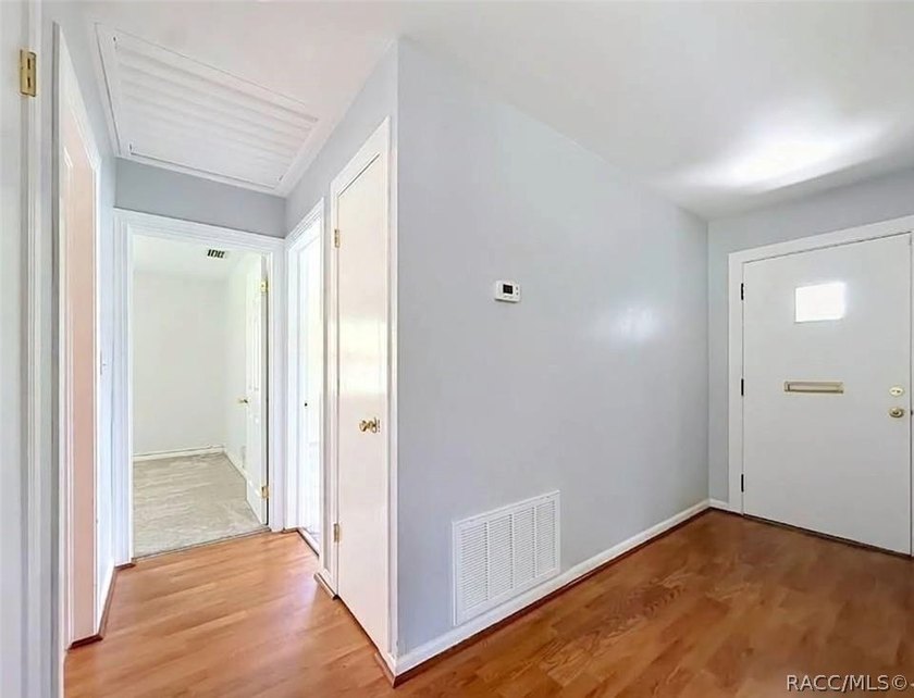 Charming 1953 Inverness home with City Convenience! Discover the - photo 12