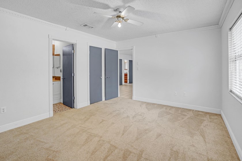 Pool home in Port St. Lucie, set just off Bayshore with easy - photo 16