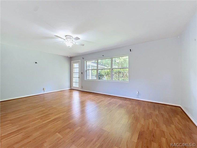 Charming 1953 Inverness home with City Convenience! Discover the - photo 18