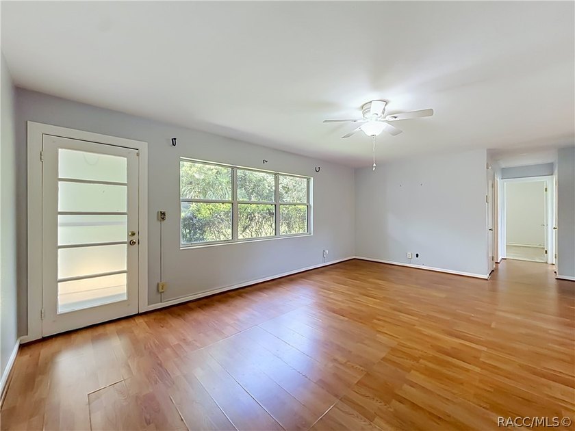 Charming 1953 Inverness home with City Convenience! Discover the - photo 19