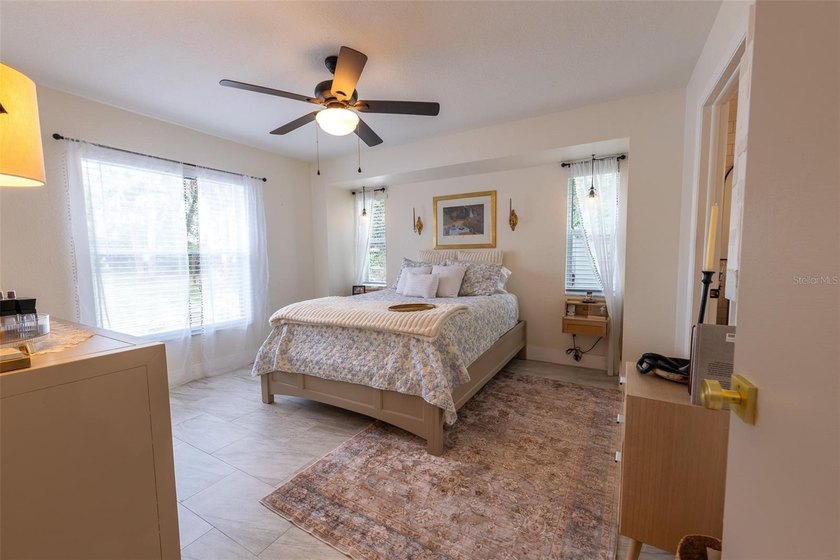 Designer Luxury Meets Florida Freedom - The Ultimate North Port - photo 22
