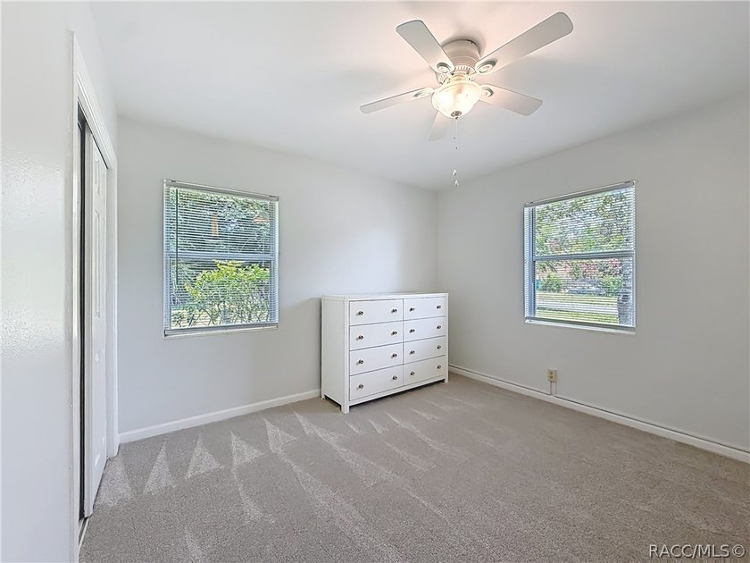 Charming 1953 Inverness home with City Convenience! Discover the - photo 27