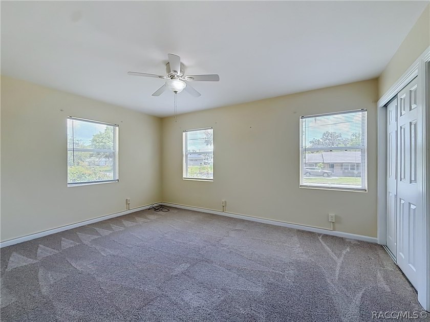 Charming 1953 Inverness home with City Convenience! Discover the - photo 29