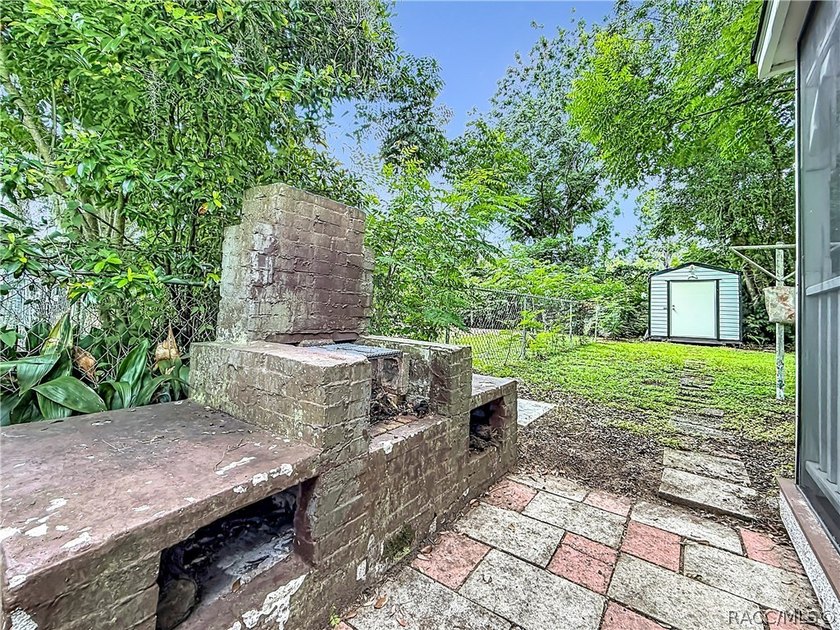 Charming 1953 Inverness home with City Convenience! Discover the - photo 34