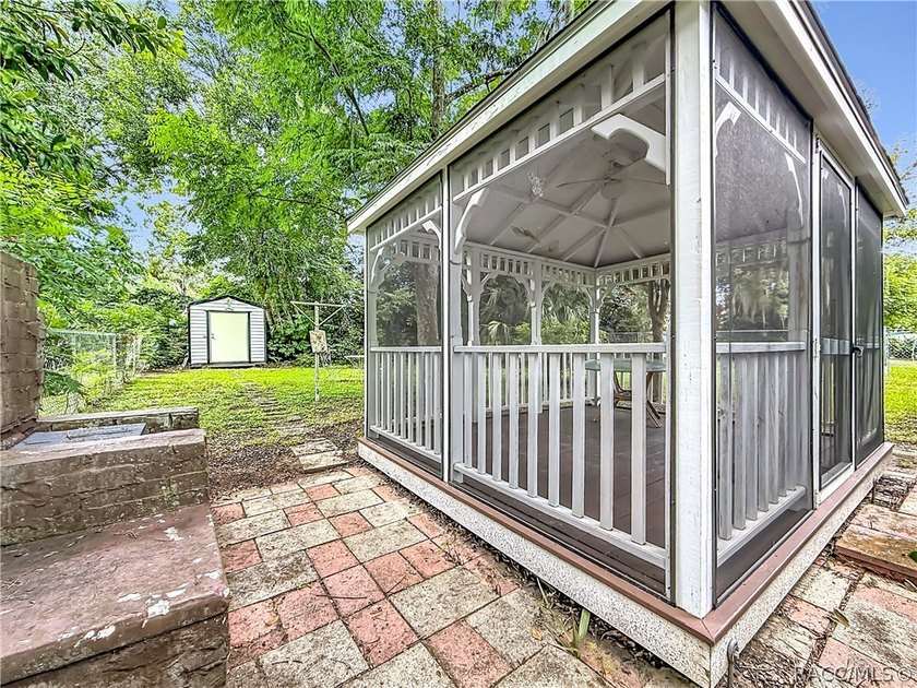 Charming 1953 Inverness home with City Convenience! Discover the - photo 36