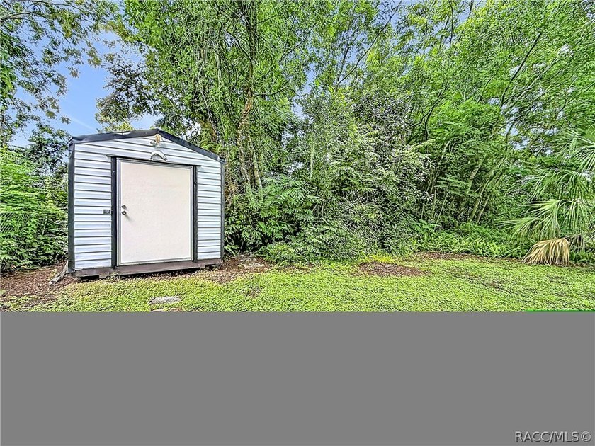 Charming 1953 Inverness home with City Convenience! Discover the - photo 38