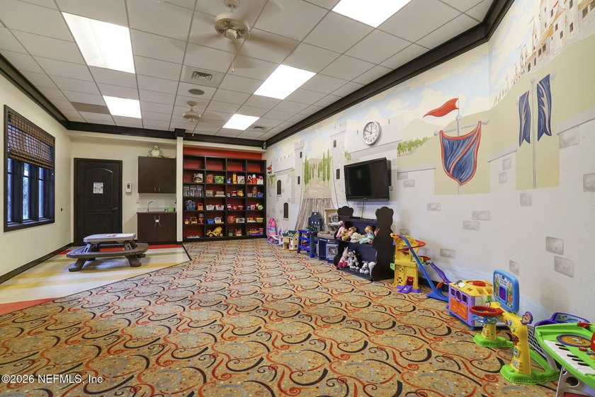 Welcome to this beautifully updated coastal retreat in the - photo 41