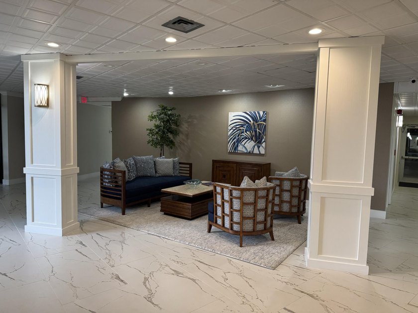 Welcome to this well-appointed 2/2 unit located in the Gemini in - photo 33