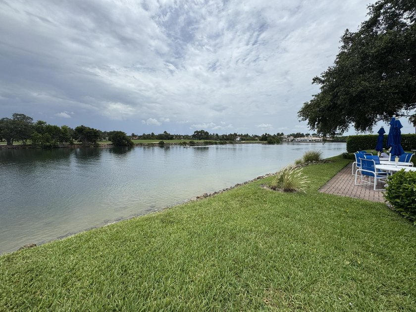 Welcome to this well-appointed 2/2 unit located in the Gemini in - photo 41