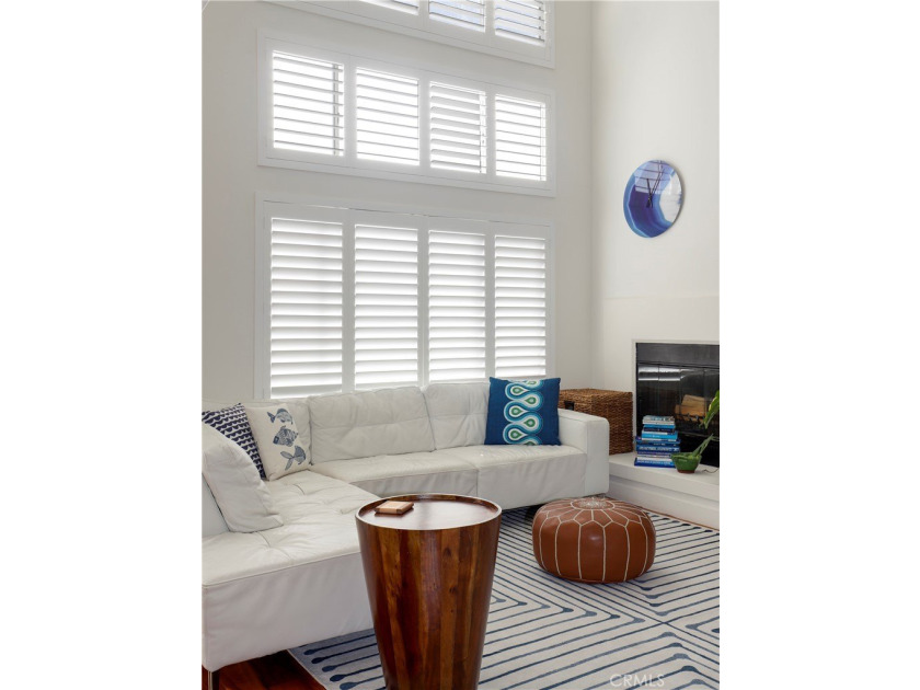 Proud to present this stunning 3-bedroom, 2.5-bath - photo 4