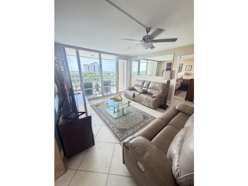 Welcome to this well-appointed 2/2 unit located in the Gemini in - photo 47