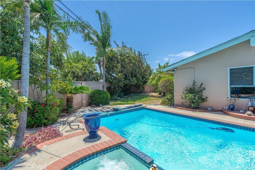 Welcome to Garden Grove, a rare opportunity to own a maintained - photo 3