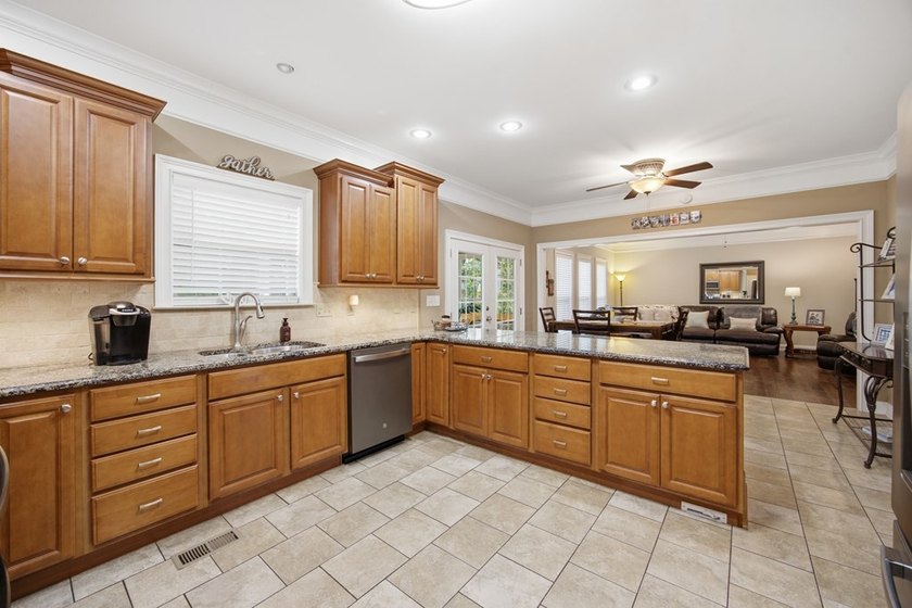 4BD/2.5BA home on 8.21 Acres zoned for Heritage Schools! - photo 14