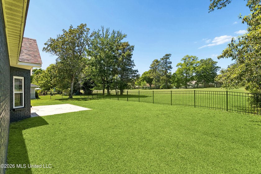 Located in the desirable golf community of Diamondhead, this - photo 16