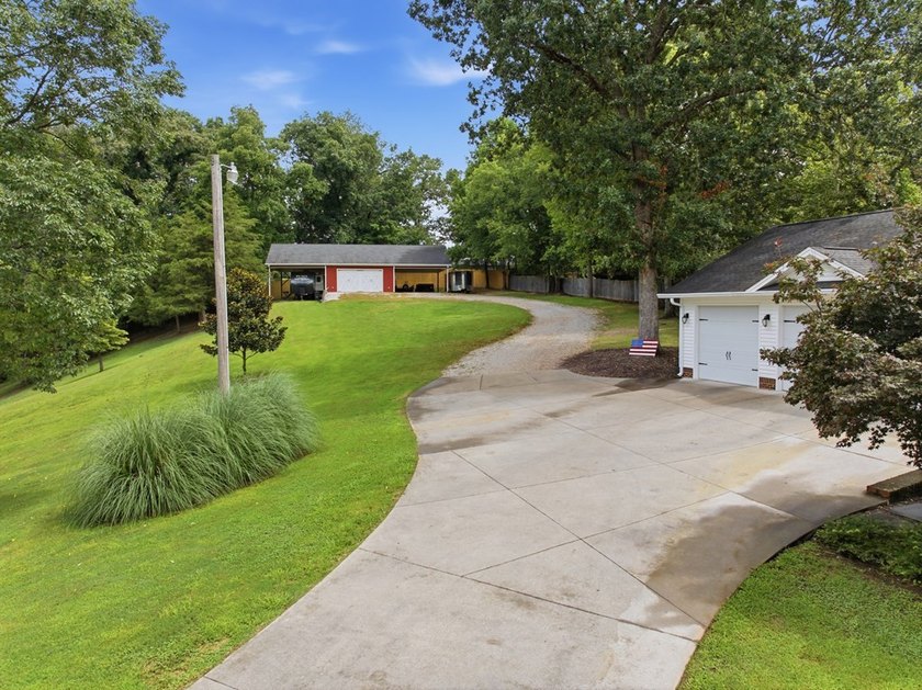 4BD/2.5BA home on 8.21 Acres zoned for Heritage Schools! - photo 29