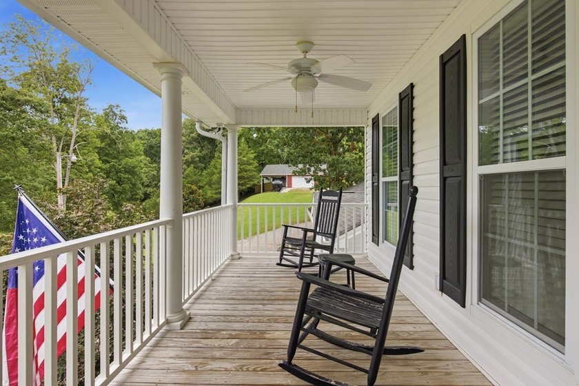 4BD/2.5BA home on 8.21 Acres zoned for Heritage Schools! - photo 39