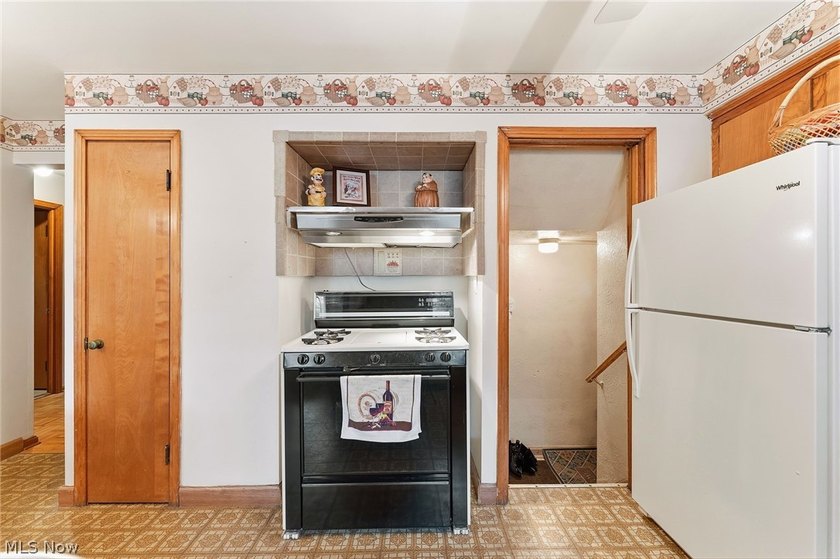 Discover the perfect blend of comfort and convenience in this - photo 18