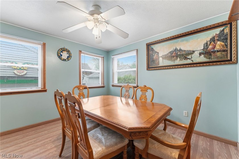 Discover the perfect blend of comfort and convenience in this - photo 19