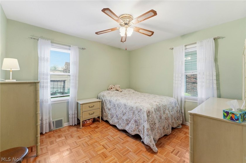 Discover the perfect blend of comfort and convenience in this - photo 21