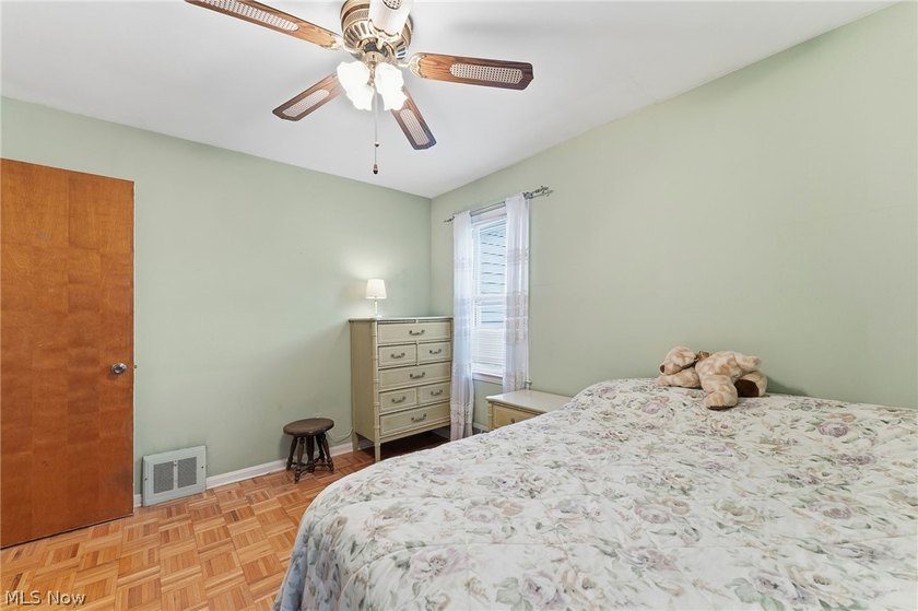Discover the perfect blend of comfort and convenience in this - photo 23