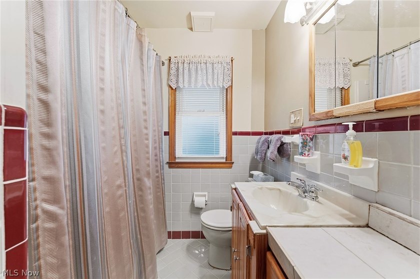 Discover the perfect blend of comfort and convenience in this - photo 26