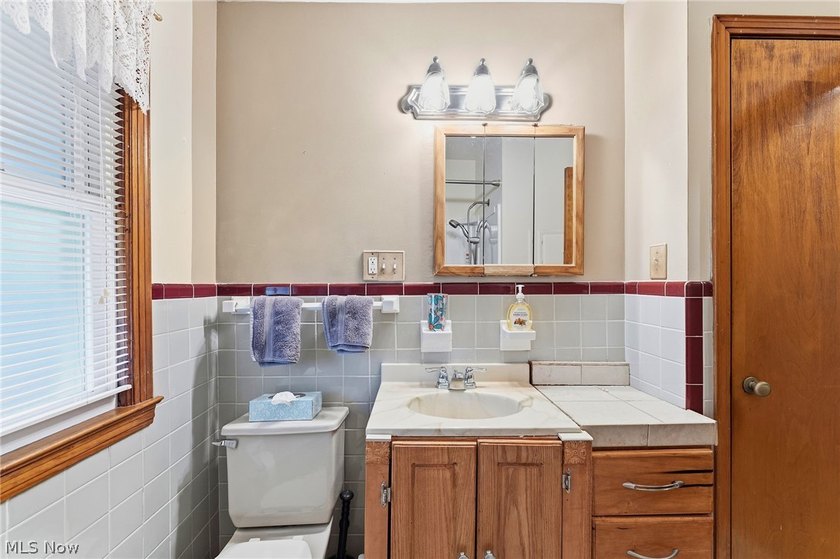 Discover the perfect blend of comfort and convenience in this - photo 27