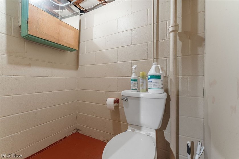 Discover the perfect blend of comfort and convenience in this - photo 33