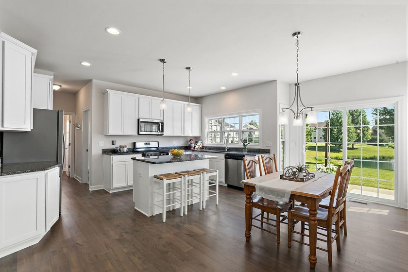 Luxury and timeless elegance come together in this exceptional - photo 13