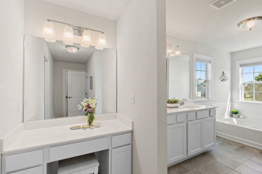 Luxury and timeless elegance come together in this exceptional - photo 21