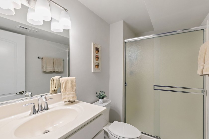 Luxury and timeless elegance come together in this exceptional - photo 27