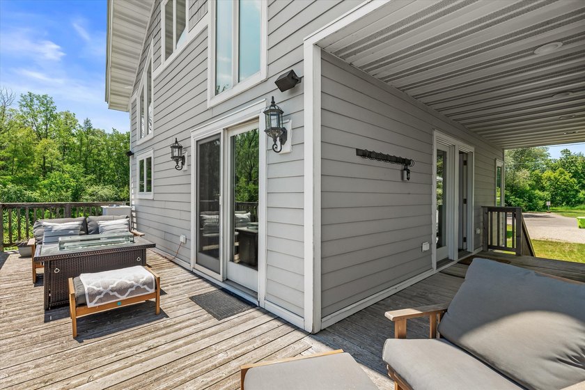 Lake life doesn't have to mean a huge house--just the perfect - photo 22