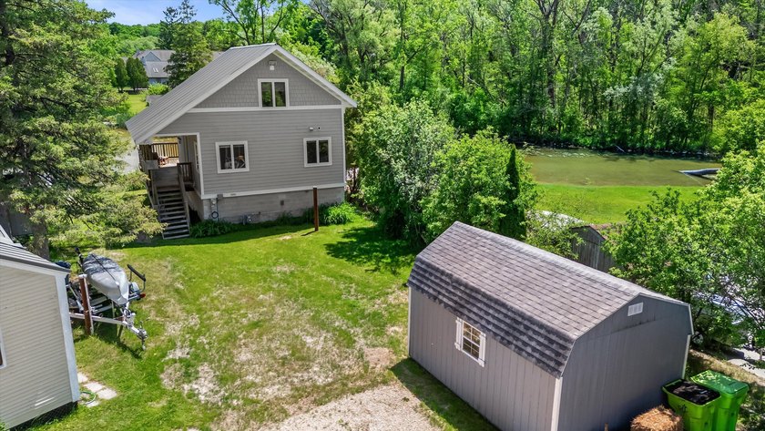 Lake life doesn't have to mean a huge house--just the perfect - photo 23
