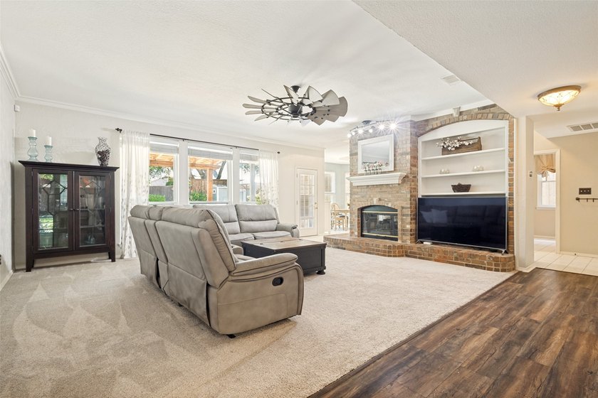 Motivated seller! With 5 oversized bedrooms, pool, top-tier - photo 10
