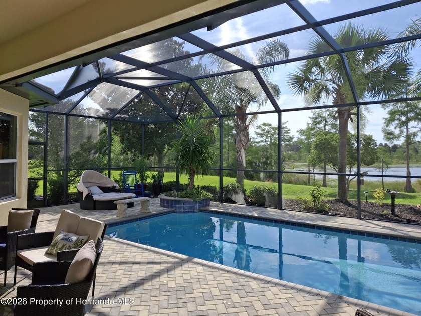 Welcome to this exceptional waterfront retreat, lovingly - photo 3