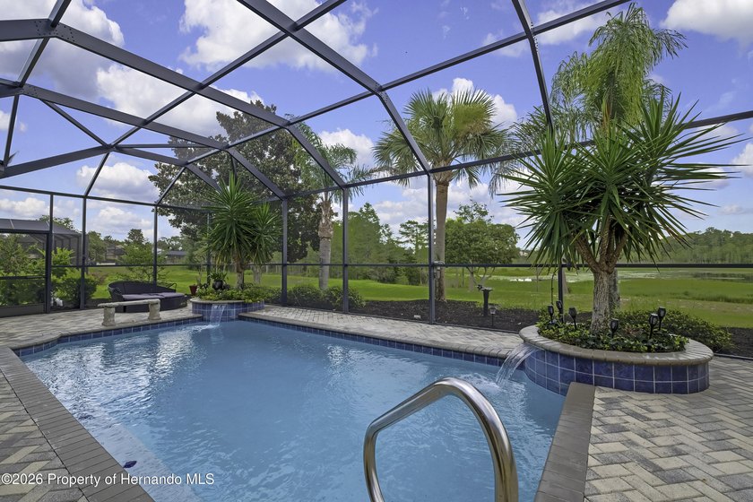 Welcome to this exceptional waterfront retreat, lovingly - photo 4