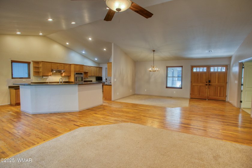 **NEW ROOF** Space, Privacy &amp; Versatility are key in this - photo 7