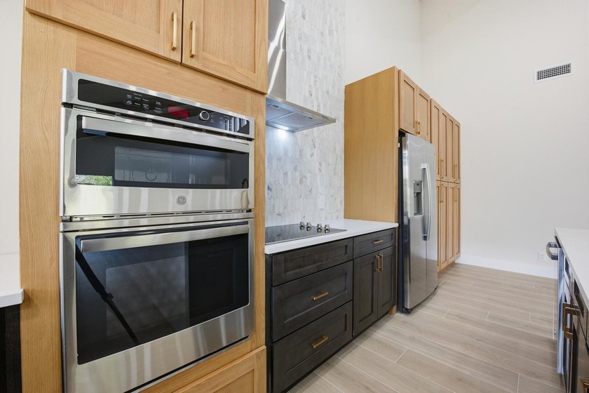 Beautifully redone 3-bedroom, 2-bath home on a desirable corner - photo 12