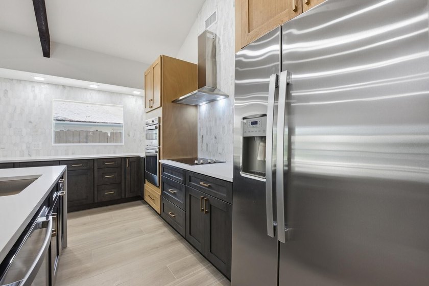Beautifully redone 3-bedroom, 2-bath home on a desirable corner - photo 15
