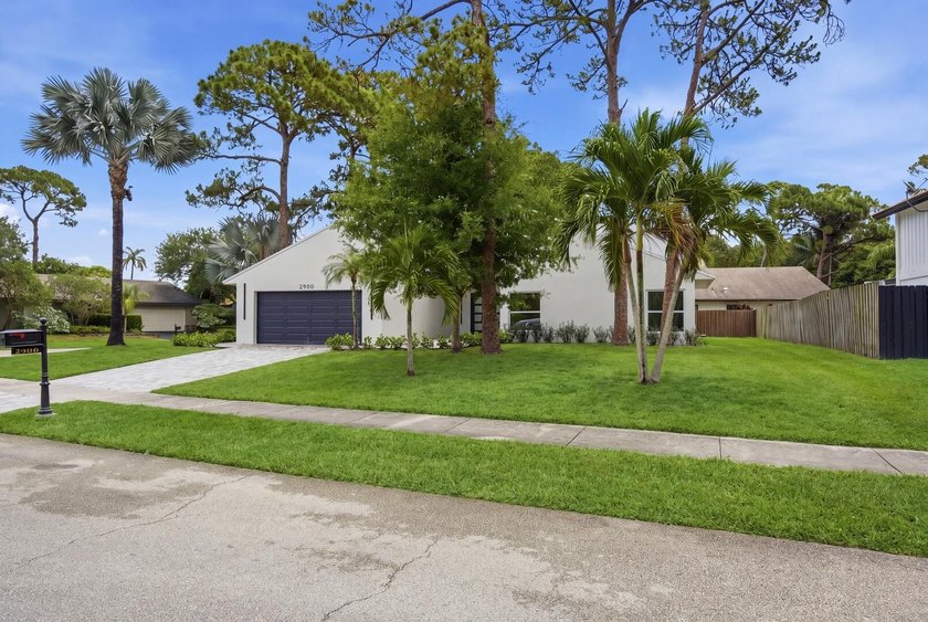 Beautifully redone 3-bedroom, 2-bath home on a desirable corner - photo 37