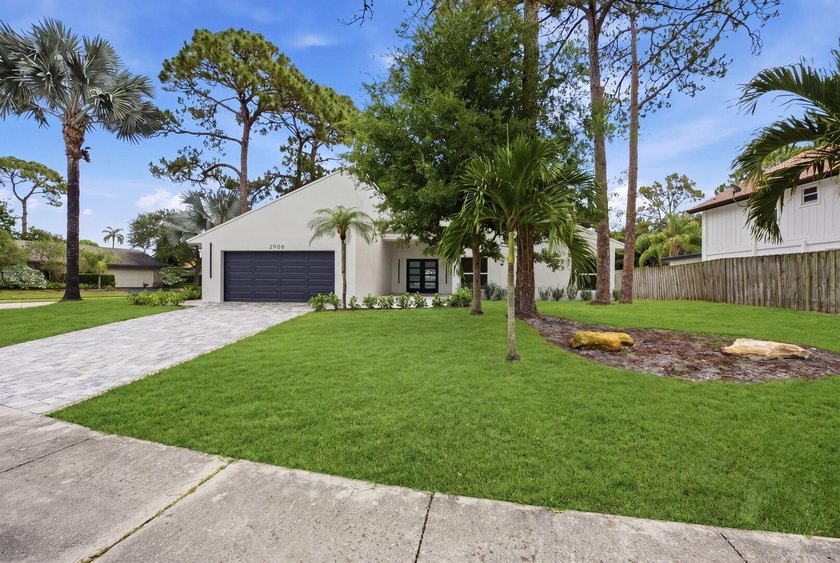 Beautifully redone 3-bedroom, 2-bath home on a desirable corner - photo 38